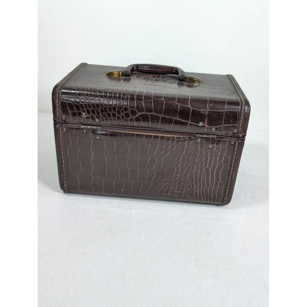 Vintage Samsonite Shwayder Bros Train Case Faux Alligator Embossed Style 4112